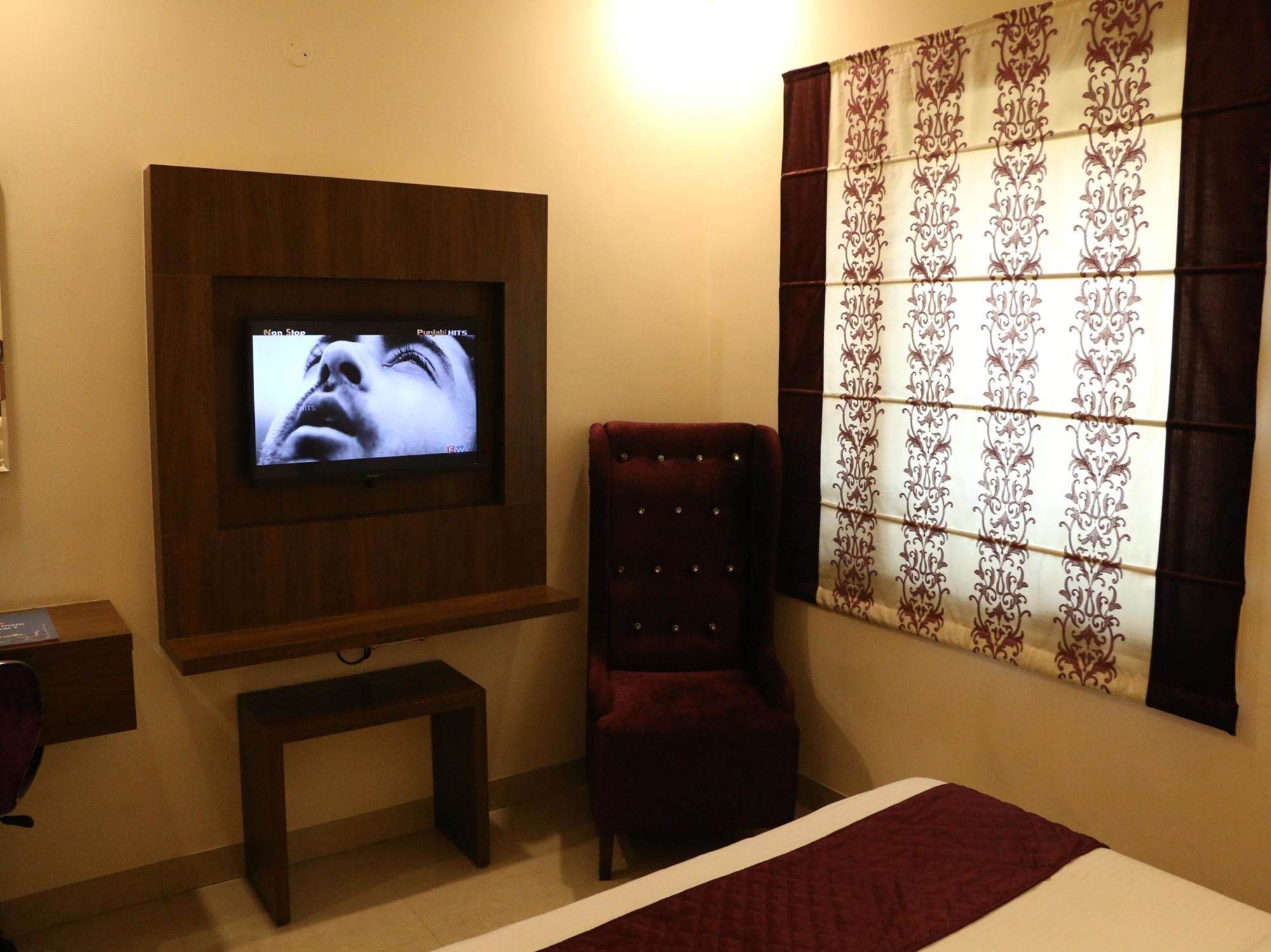 Hotel Rk Grande لوديانا المظهر الخارجي الصورة